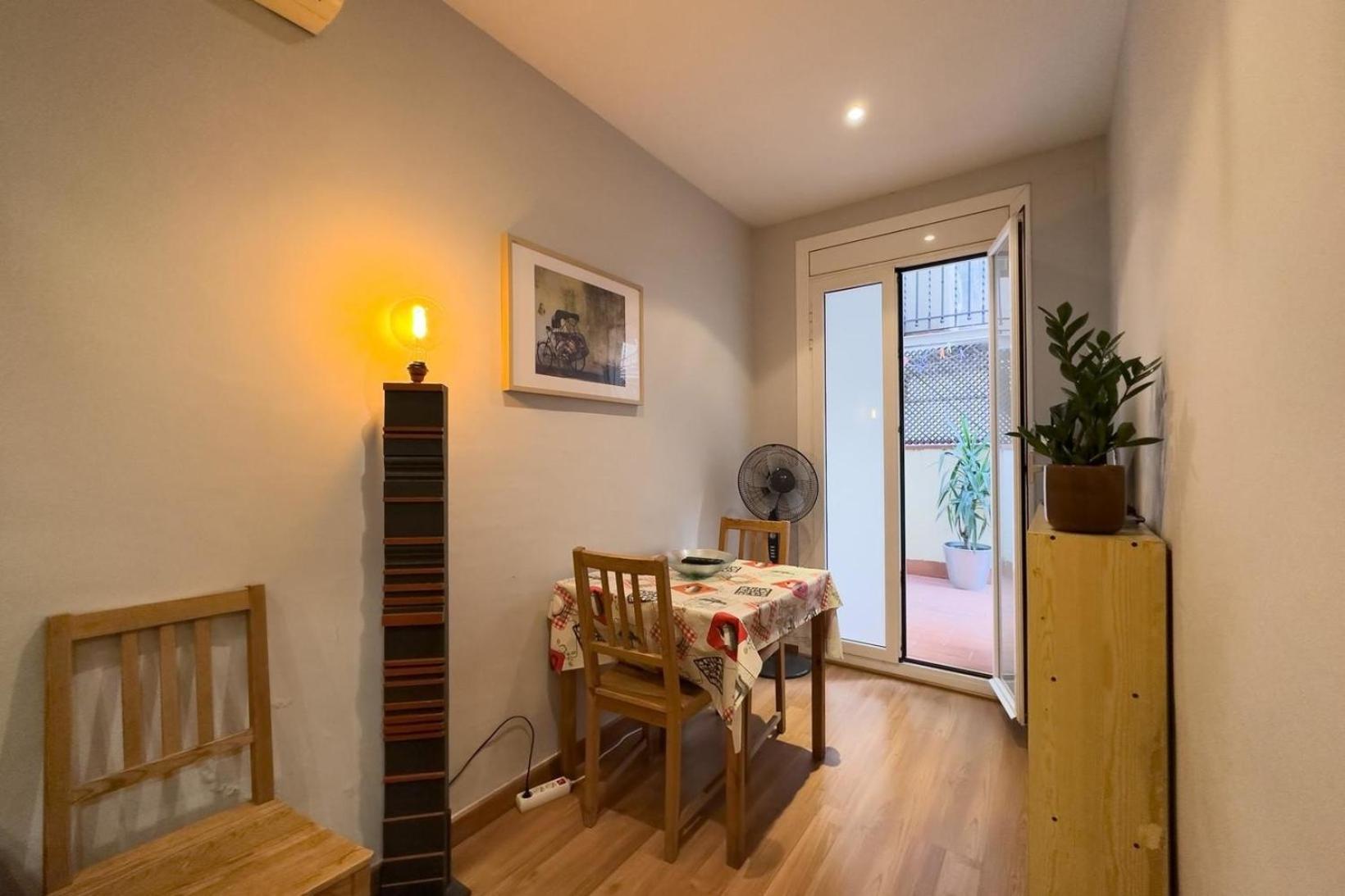 Apartment Fuer 3 Personen Ca 38 Qm In Barcelona-gracia, Costa Brava Costa Del Maresme Barcelona